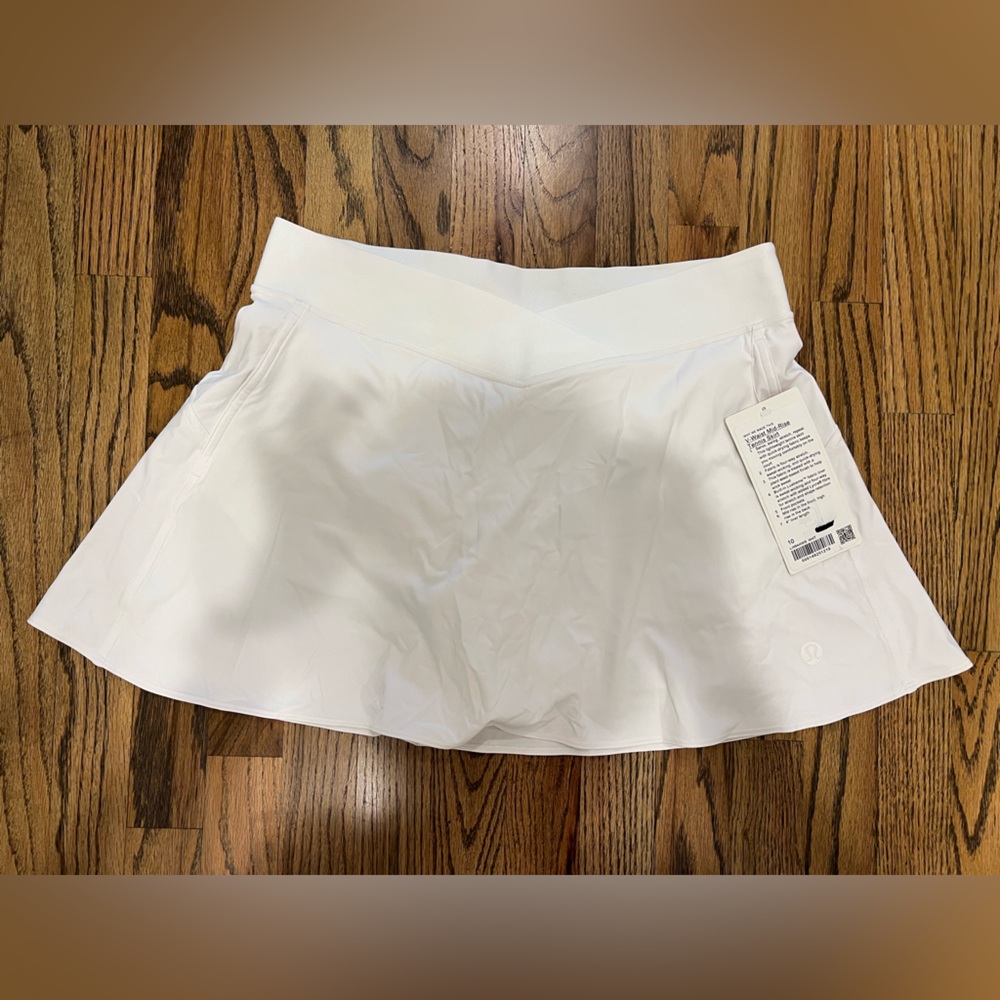 Lululemon White Tennis Skirt. TAG ON NEVER WORN